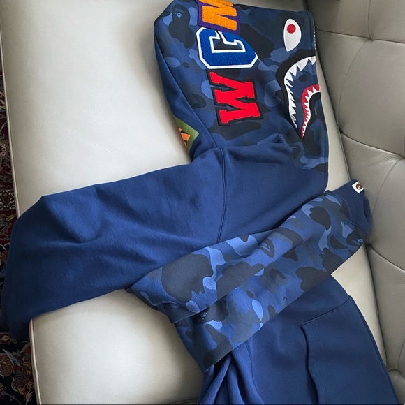 RARE: Bape Blue Shark Half Camo Hoodie. - Picture 2 of 5